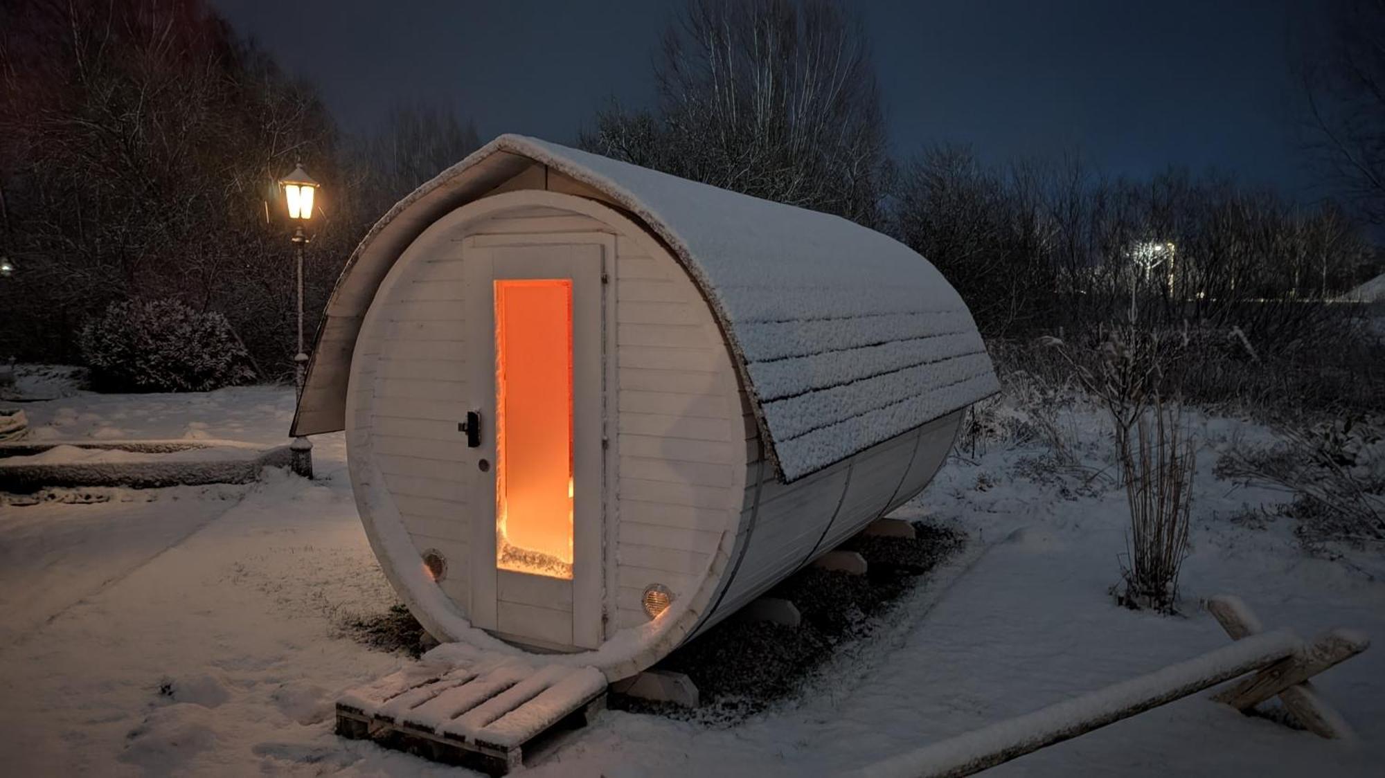 Bettis - Uebernachten Im Iglu-Tinyhaus Tostedt  Buitenkant foto